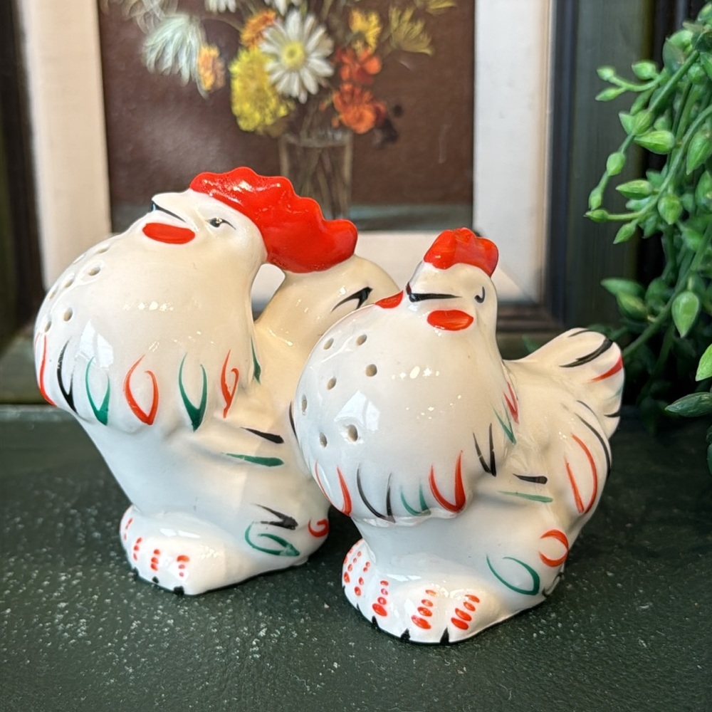 Vintage salt and pepper shakers - Picture 7 of 7